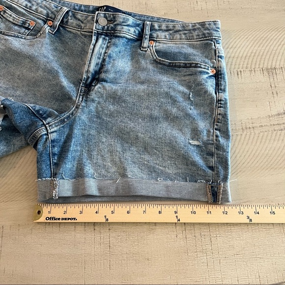 Gap 5” Denim Shorts Distressed Size 12 - Picture 6 of 8